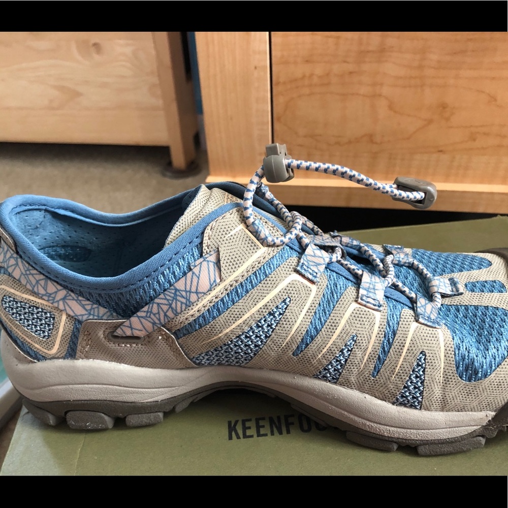 woman’s KEEN water/hiking shoe NWT-McKenzi II